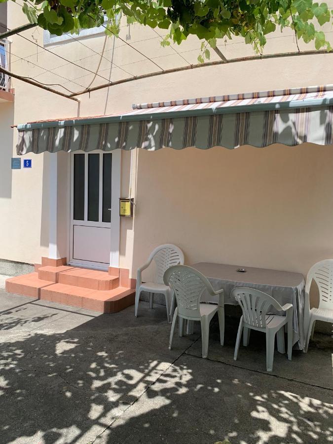 טיווט Anita Guest House מראה חיצוני תמונה