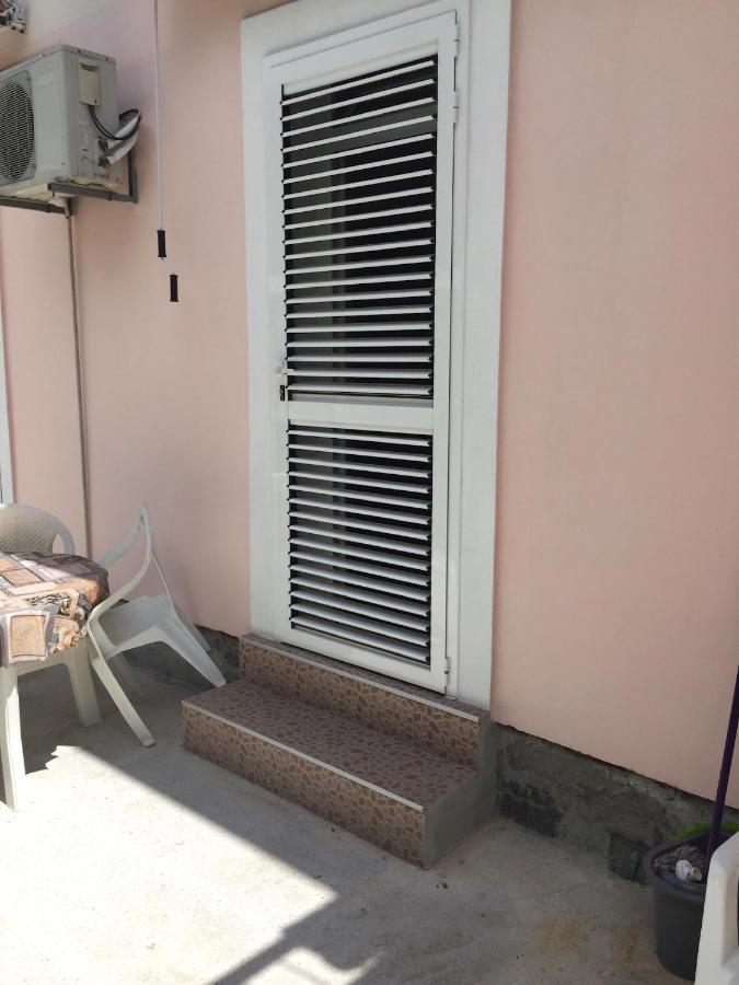 טיווט Anita Guest House מראה חיצוני תמונה