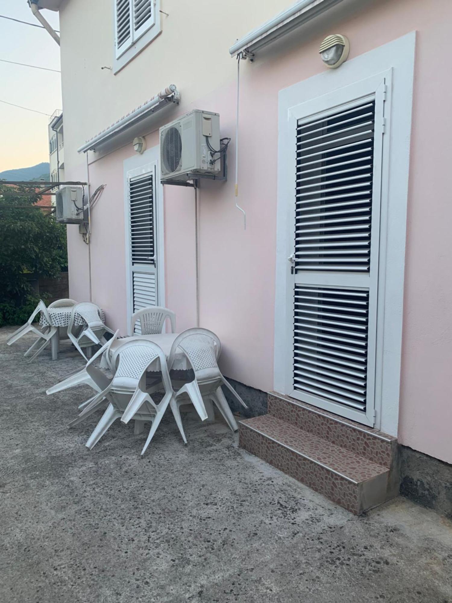 טיווט Anita Guest House מראה חיצוני תמונה