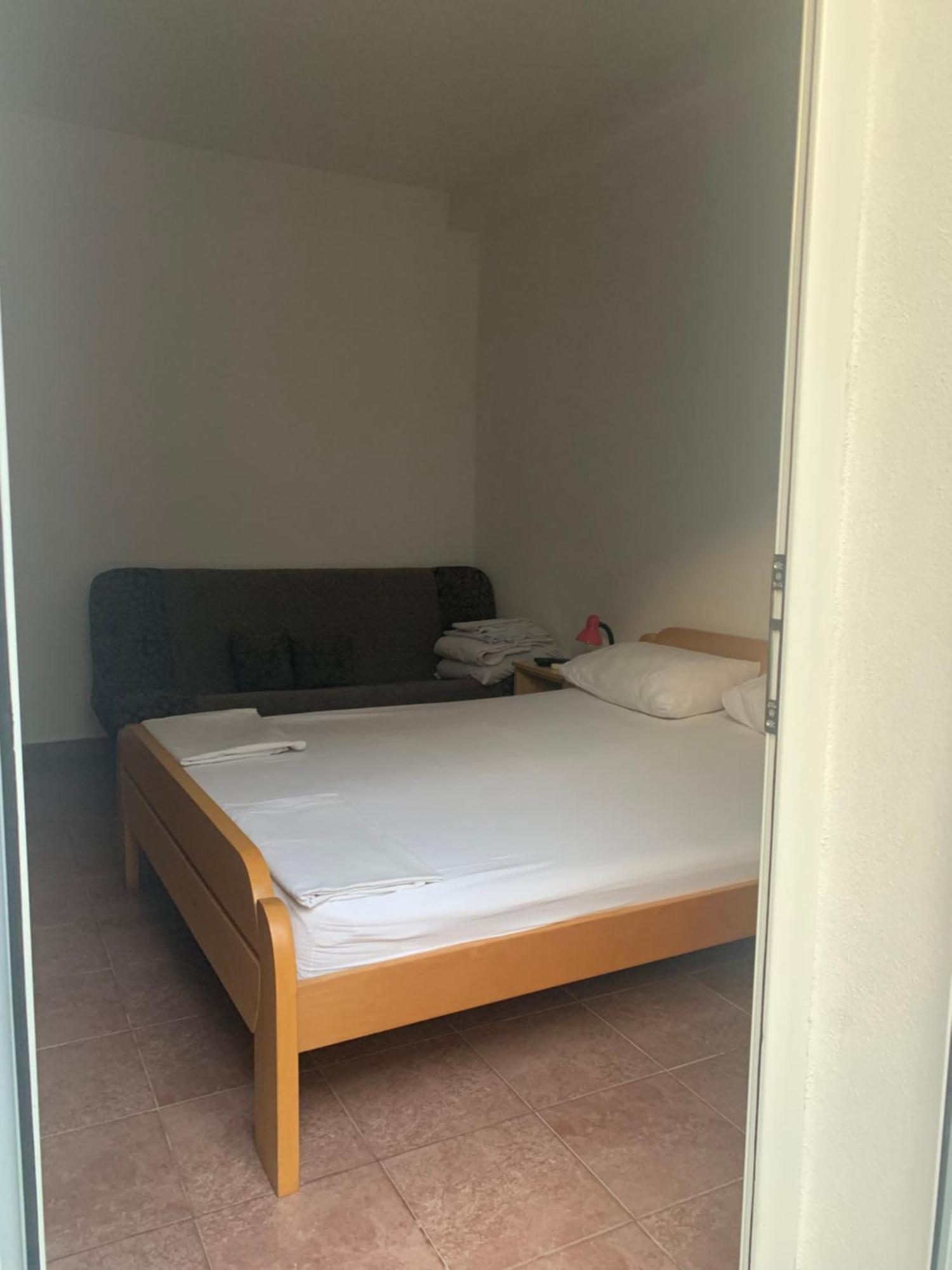 טיווט Anita Guest House מראה חיצוני תמונה