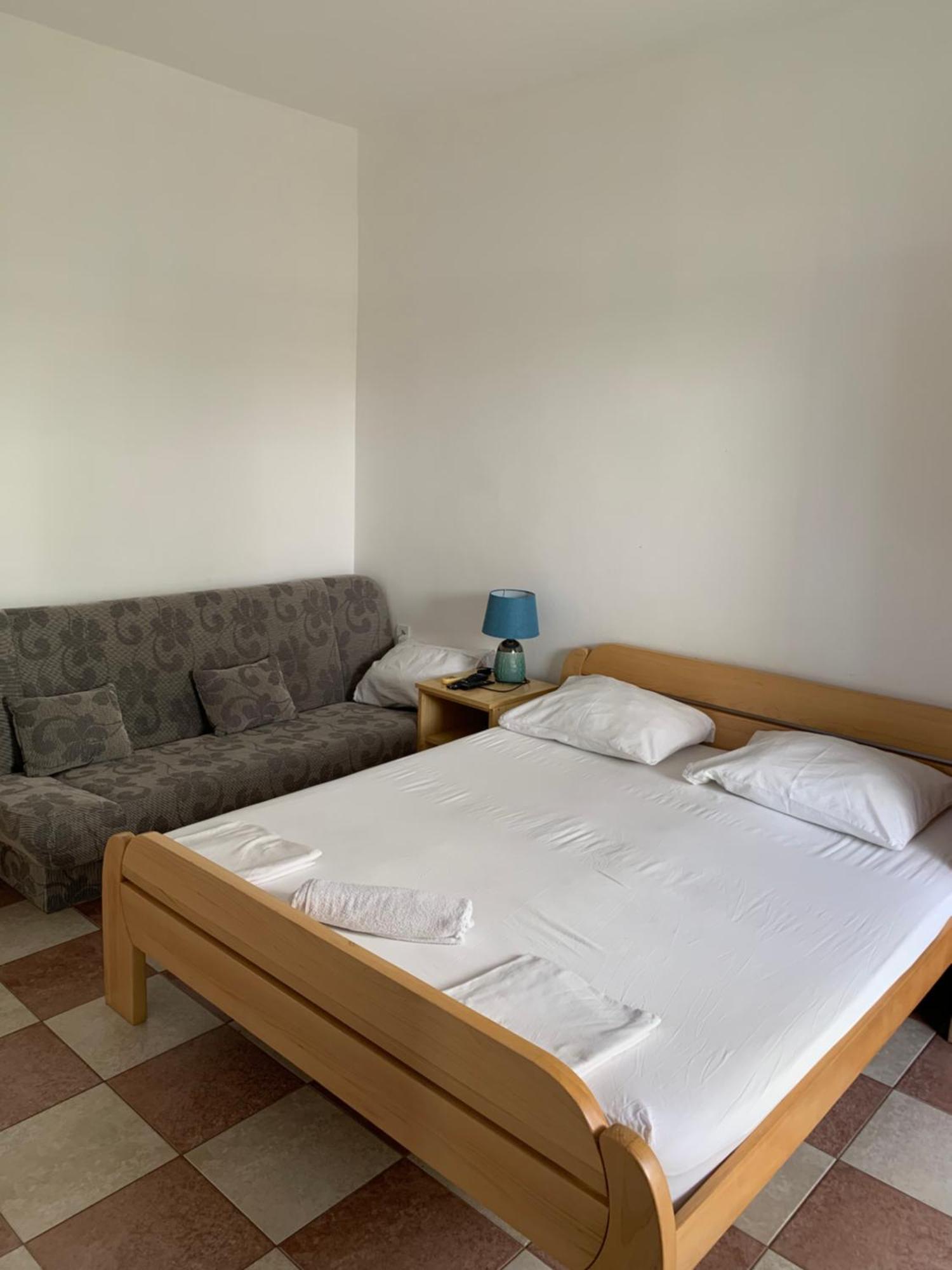 טיווט Anita Guest House מראה חיצוני תמונה