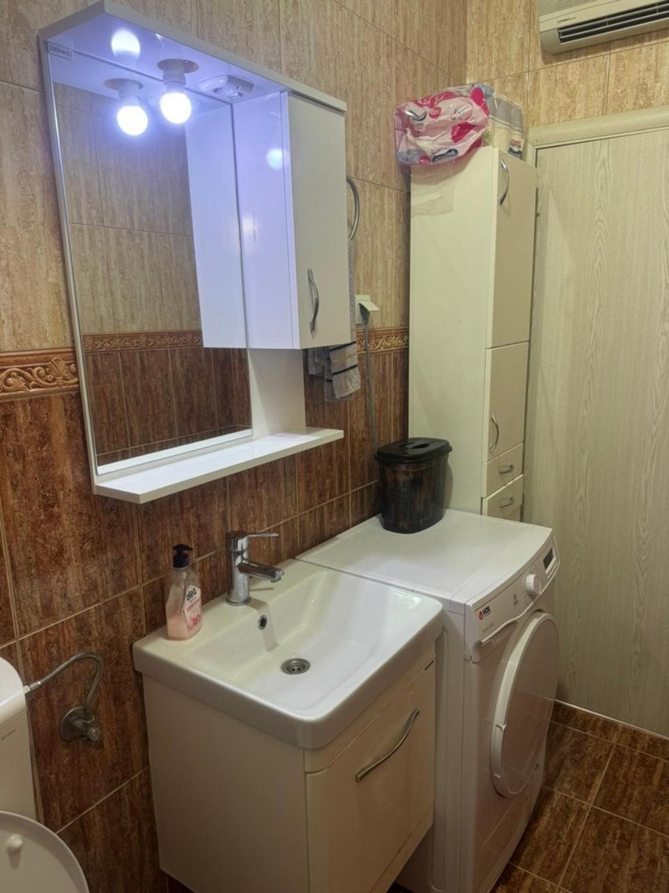 טיווט Anita Guest House מראה חיצוני תמונה