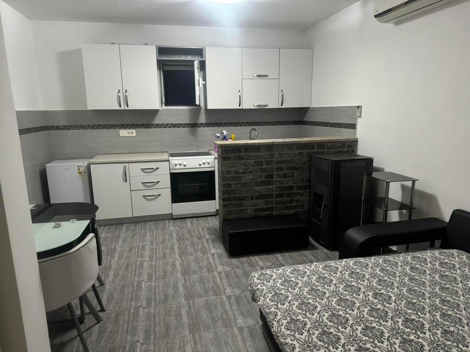 טיווט Anita Guest House מראה חיצוני תמונה